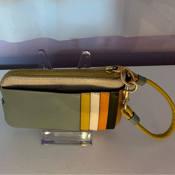 Tory Burch Wristlet, Pre-loved. - Picture 3 of 5